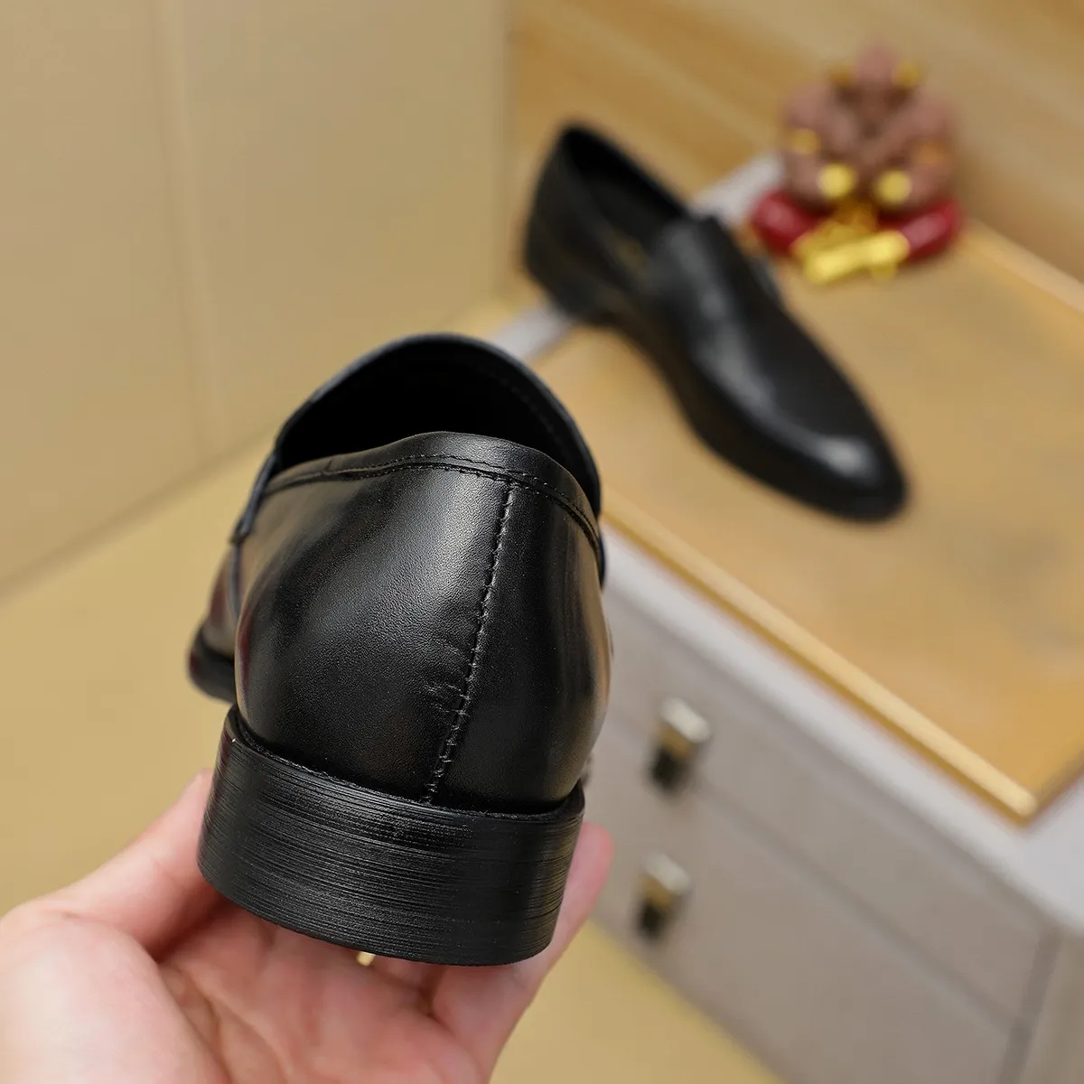 Men's shoes 💰460 Ferragamo [Ferragamo] top imported suit men's shoes 💯Original copy of the official website, product materials: selected imported embossed calfskin + luxury hardware buckle accessories ~ imported water-dyed cow 🐂 leather lining. Strong three-dimensional visual effect, original combination outsole, multiple colors available😘 Size: 39-44 (38.45.46. Customized)